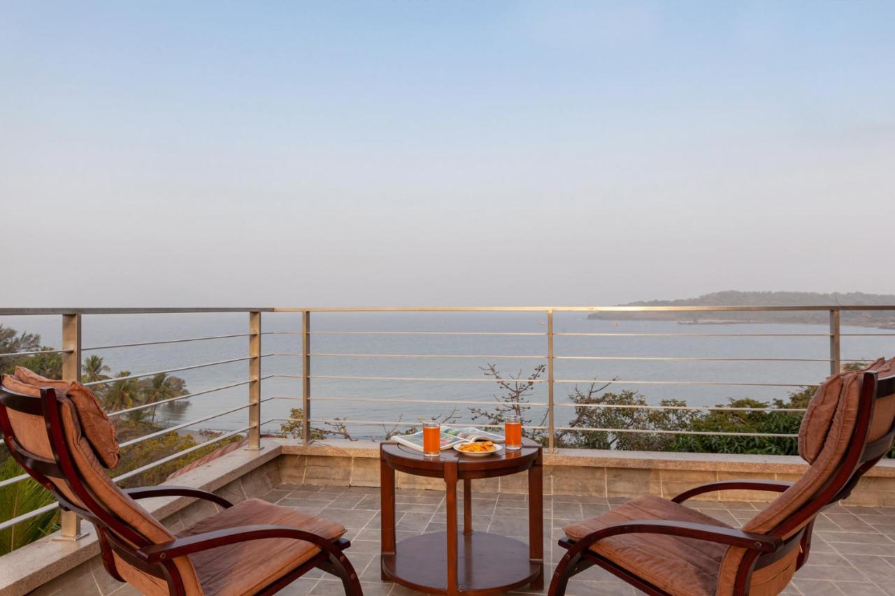 The Blue Horizon By Stayvista - Featuring A Beach-View Villa With A Swimming Pool, Indoor Games, And A Relaxing Balcony Alībāg Ngoại thất bức ảnh
