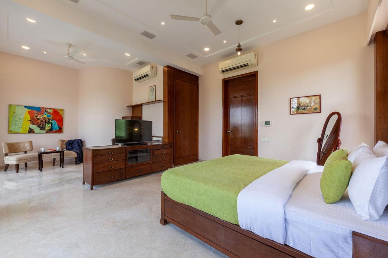 The Blue Horizon By Stayvista - Featuring A Beach-View Villa With A Swimming Pool, Indoor Games, And A Relaxing Balcony Alībāg Ngoại thất bức ảnh